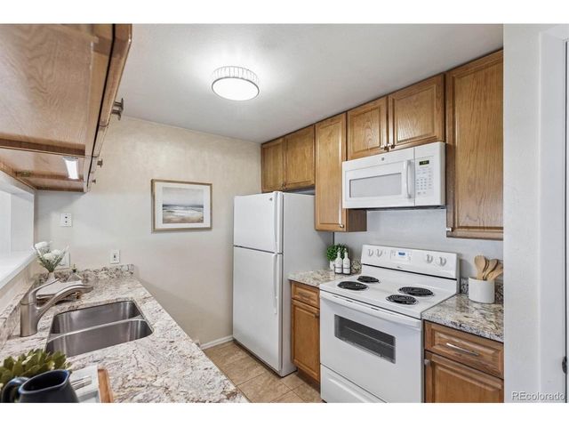 7700 W Glasgow Pl 18-18D, Littleton, CO 80128