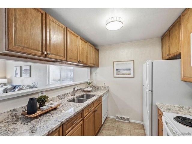 7700 W Glasgow Pl 18-18D, Littleton, CO 80128