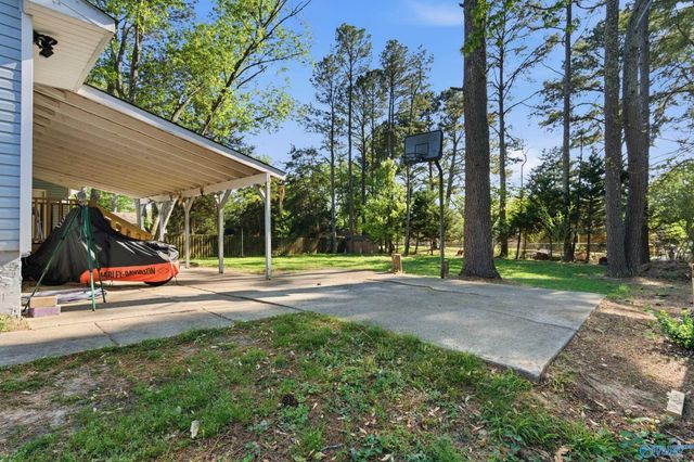 13904 SW Wyandotte Drive, Huntsville, AL 35803