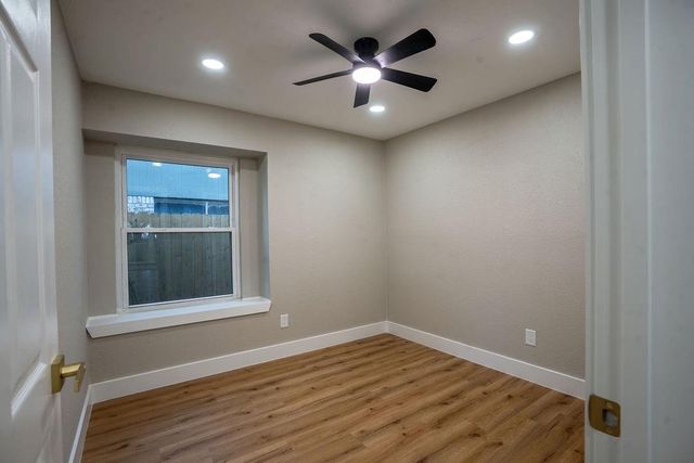 9856 Oriole, Conroe, TX 77385