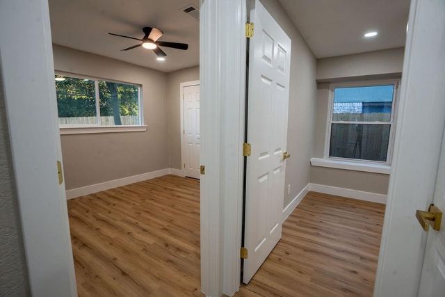 9856 Oriole, Conroe, TX 77385