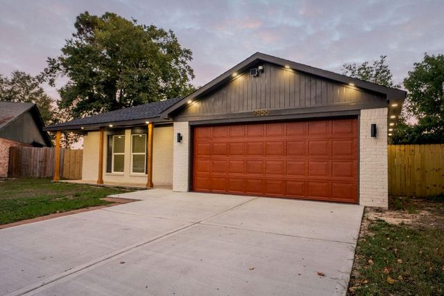 9856 Oriole, Conroe, TX 77385