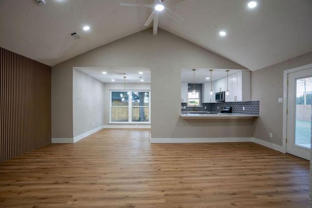 9856 Oriole, Conroe, TX 77385