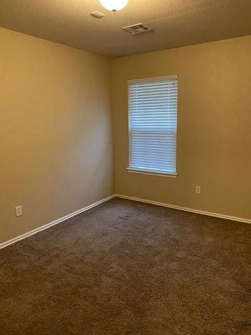 4217 Manhattan Drive, Moore, OK 73160