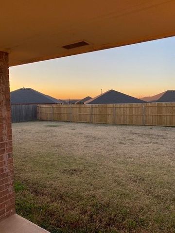 4217 Manhattan Drive, Moore, OK 73160