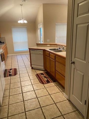4217 Manhattan Drive, Moore, OK 73160