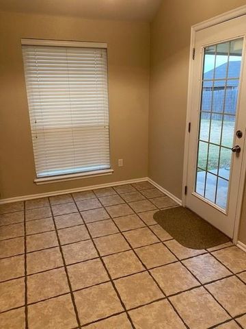 4217 Manhattan Drive, Moore, OK 73160