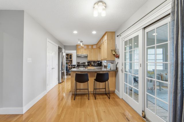 2104 Meadow Brook Drive, West Des Moines, IA 50265