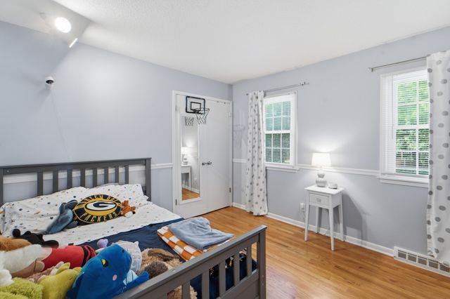 2104 Meadow Brook Drive, West Des Moines, IA 50265