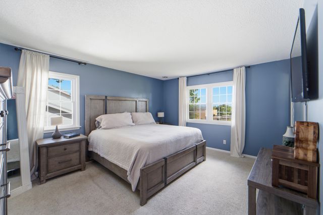 2104 Meadow Brook Drive, West Des Moines, IA 50265