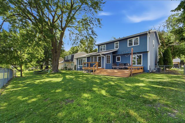 2104 Meadow Brook Drive, West Des Moines, IA 50265