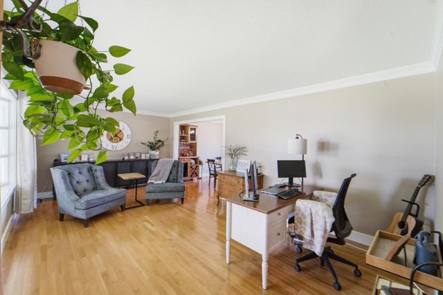 2104 Meadow Brook Drive, West Des Moines, IA 50265