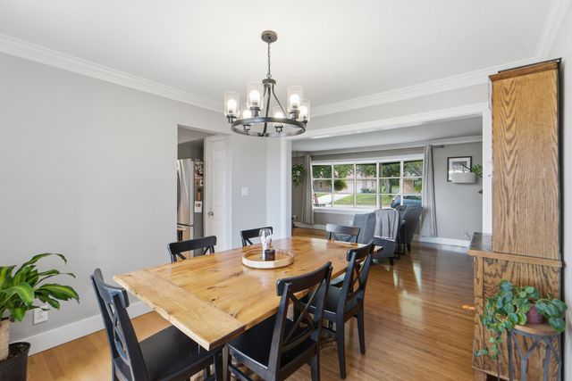 2104 Meadow Brook Drive, West Des Moines, IA 50265