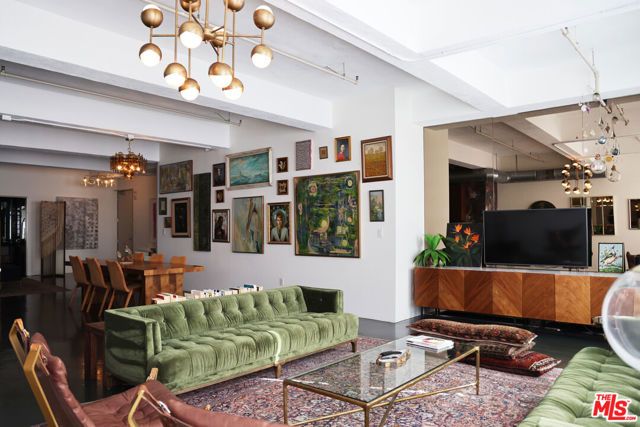 849 S Broadway 906, Los Angeles, CA 90014