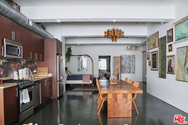 849 S Broadway 906, Los Angeles, CA 90014
