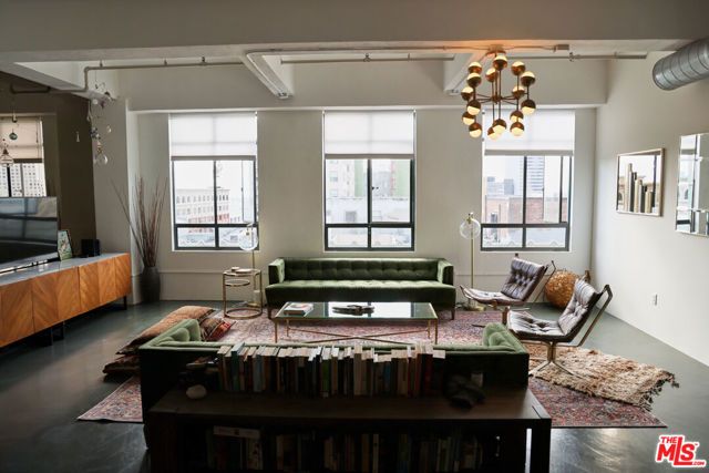 849 S Broadway 906, Los Angeles, CA 90014
