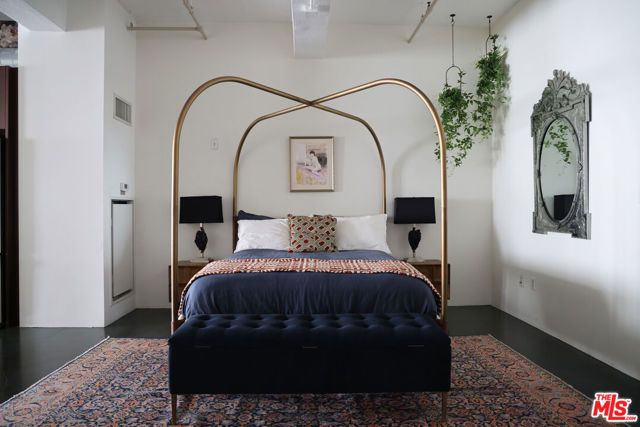849 S Broadway 906, Los Angeles, CA 90014