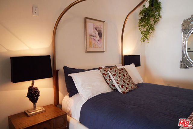 849 S Broadway 906, Los Angeles, CA 90014