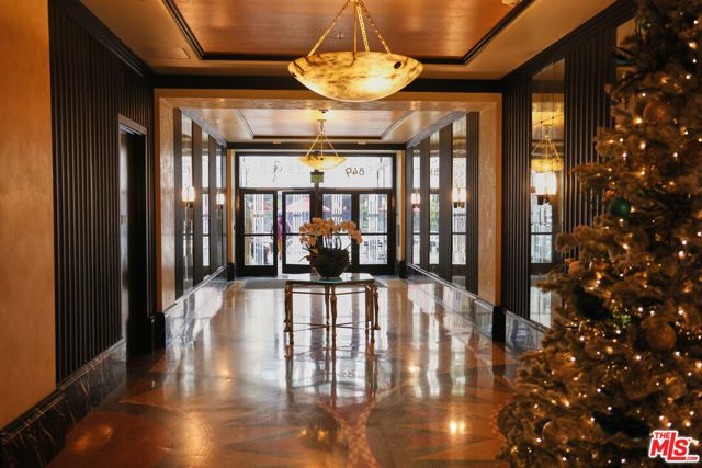 849 S Broadway 906, Los Angeles, CA 90014