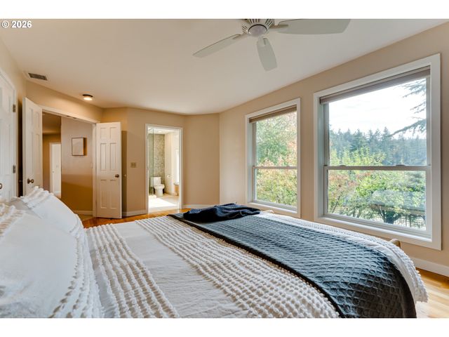 1244 COURTNEY Pl, Eugene, OR 97405