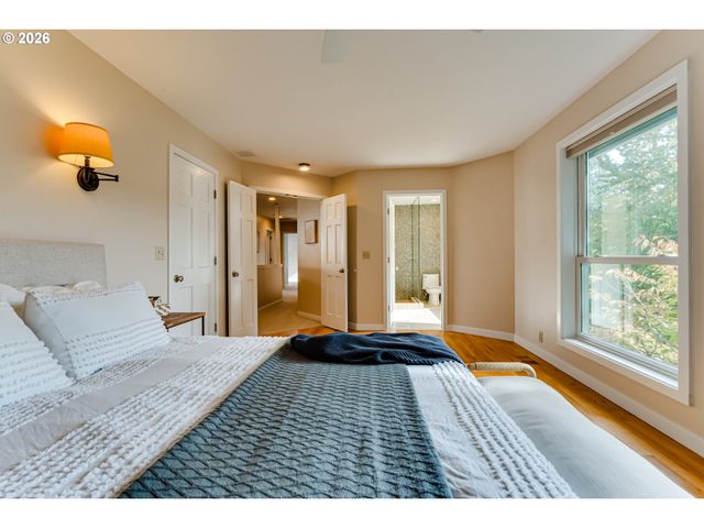 1244 COURTNEY Pl, Eugene, OR 97405