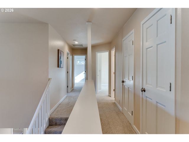 1244 COURTNEY Pl, Eugene, OR 97405