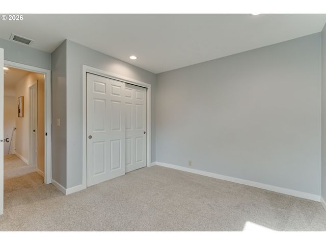 1244 COURTNEY Pl, Eugene, OR 97405