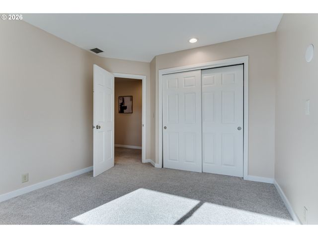 1244 COURTNEY Pl, Eugene, OR 97405