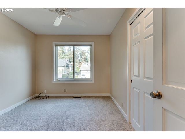 1244 COURTNEY Pl, Eugene, OR 97405