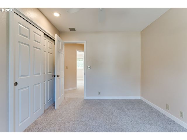 1244 COURTNEY Pl, Eugene, OR 97405