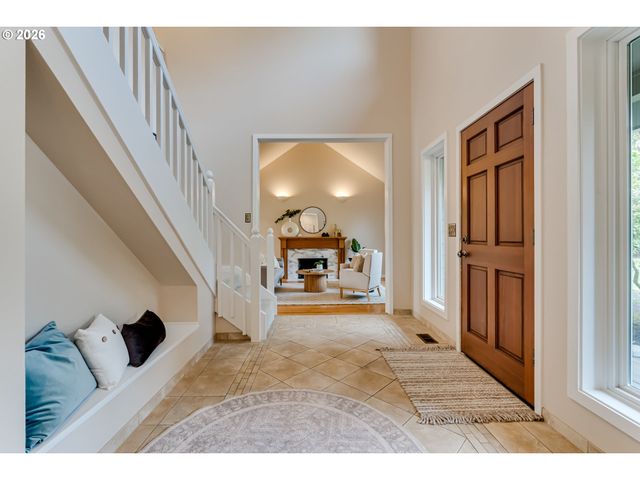 1244 COURTNEY Pl, Eugene, OR 97405