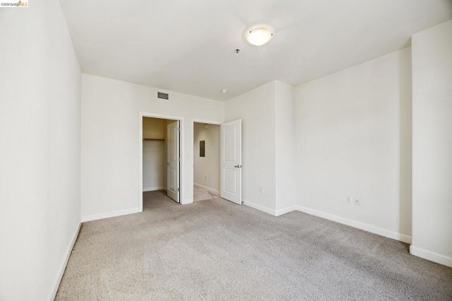 423 7th St 506, Oakland, CA 94607