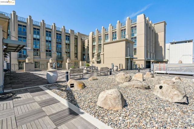 423 7th St 506, Oakland, CA 94607