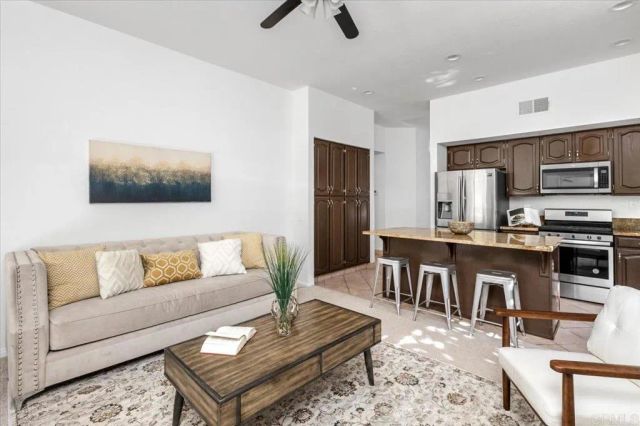 2077 Tiffany Dr, Oceanside, CA 92056