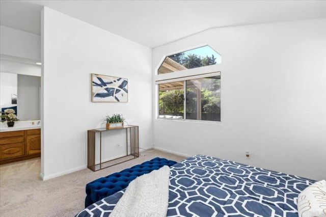 2077 Tiffany Dr, Oceanside, CA 92056