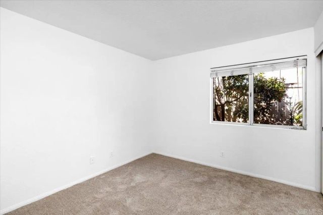 2077 Tiffany Dr, Oceanside, CA 92056