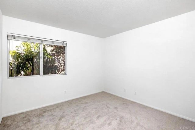 2077 Tiffany Dr, Oceanside, CA 92056