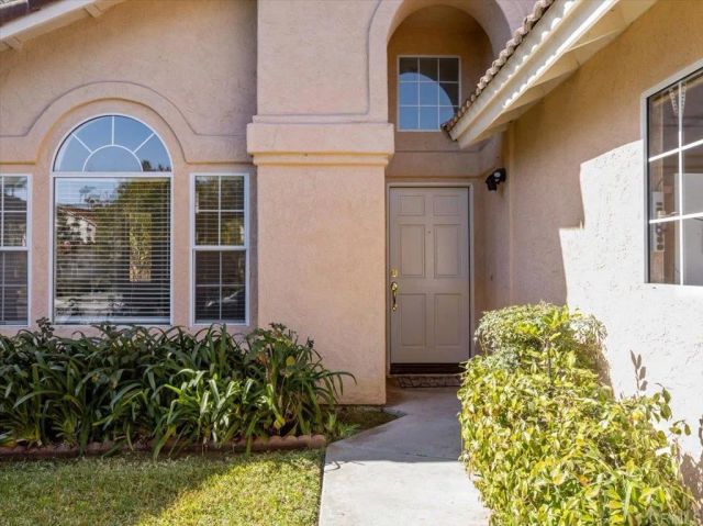 2077 Tiffany Dr, Oceanside, CA 92056