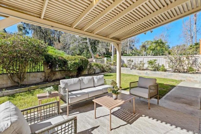 2077 Tiffany Dr, Oceanside, CA 92056