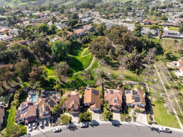 2077 Tiffany Dr, Oceanside, CA 92056
