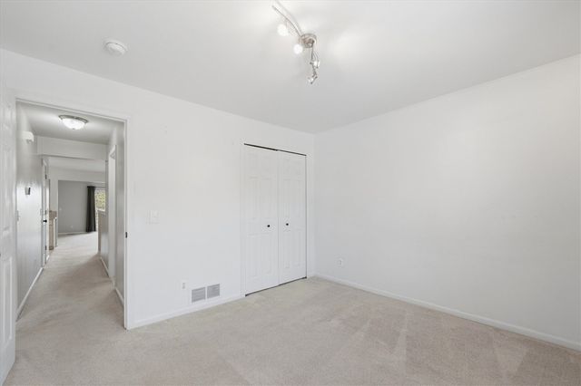 2910 Signature Boulevard, Ann Arbor, MI 48103