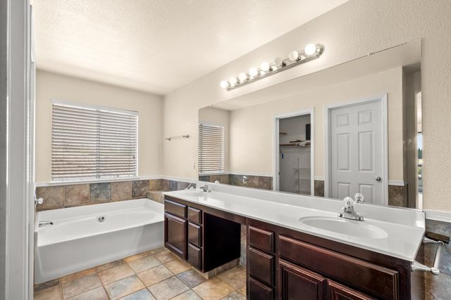 1707 Poppy Dr, Rocklin, CA 95765