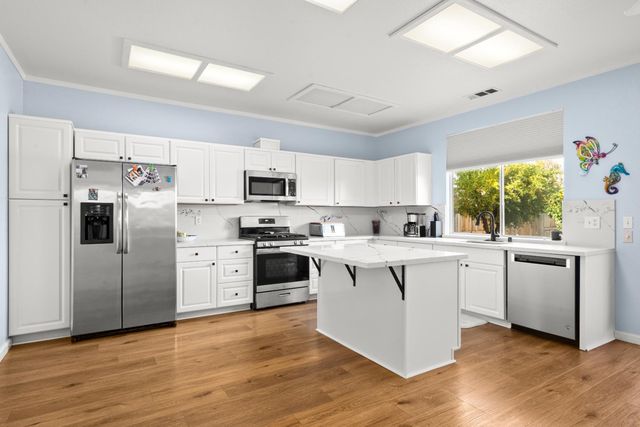 1707 Poppy Dr, Rocklin, CA 95765