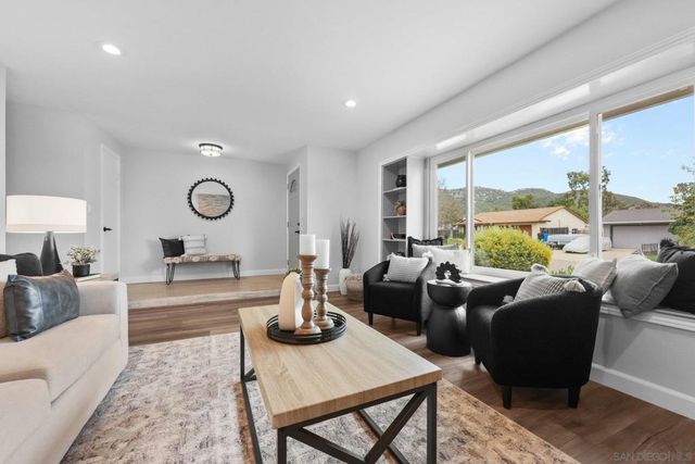 10364 Woodpark Dr, Santee, CA 92071