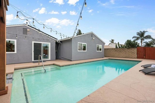 10364 Woodpark Dr, Santee, CA 92071