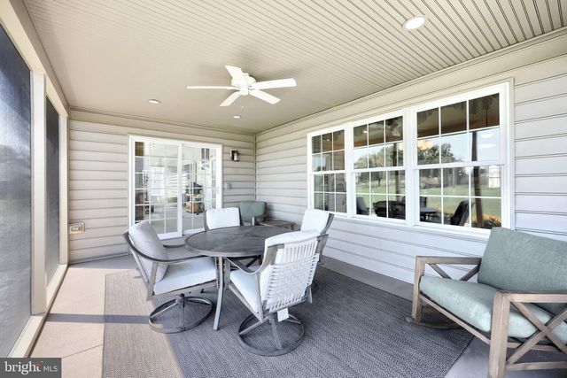 392 ONYX RD, New Oxford, PA 17350
