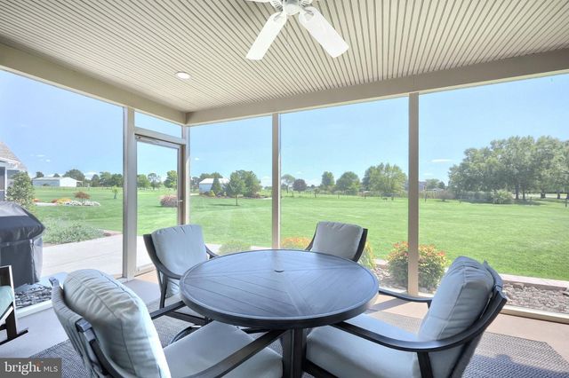 392 ONYX RD, New Oxford, PA 17350