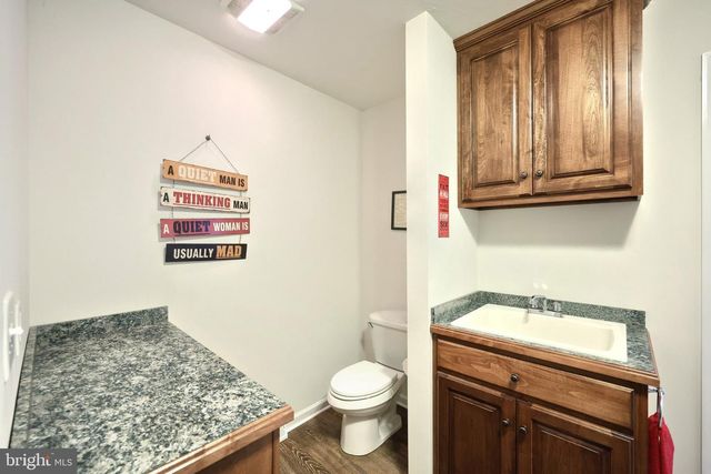 392 ONYX RD, New Oxford, PA 17350