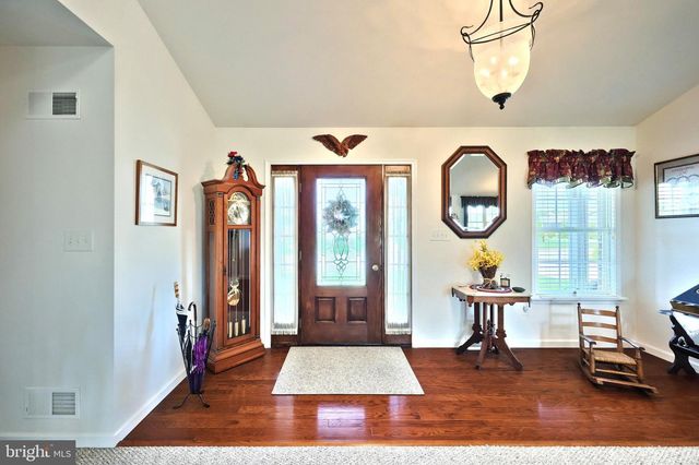 392 ONYX RD, New Oxford, PA 17350
