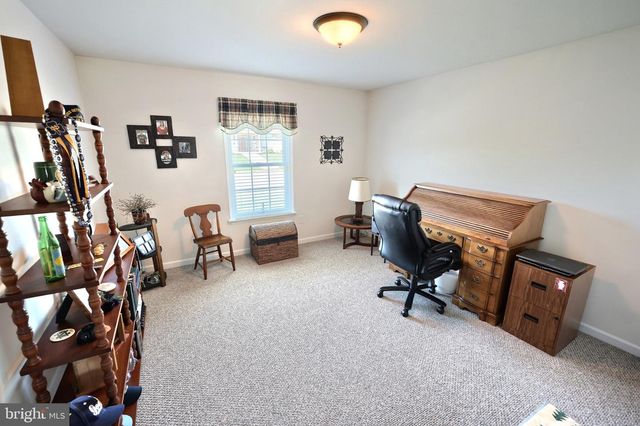 392 ONYX RD, New Oxford, PA 17350
